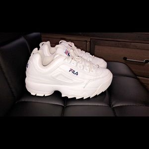 White Chunky Filas🤍